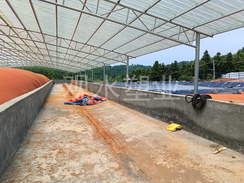 湖南永兴红泥沼气池处理污水
